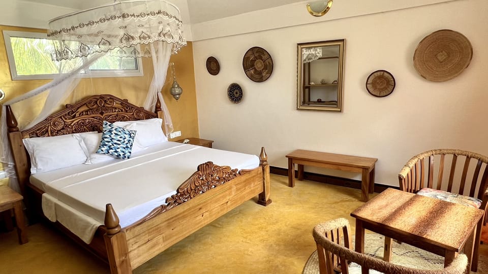 Honeymoon Double Room | Premium bedding, WiFi (free), individually decorated