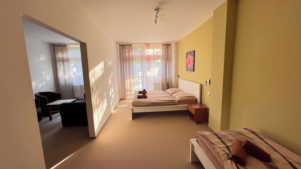 Triple Room | Cribs (surcharge), WiFi (free), bed sheets
