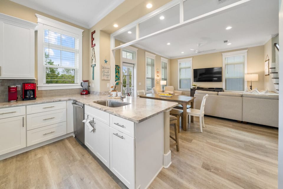 Open kitchen Bar seating