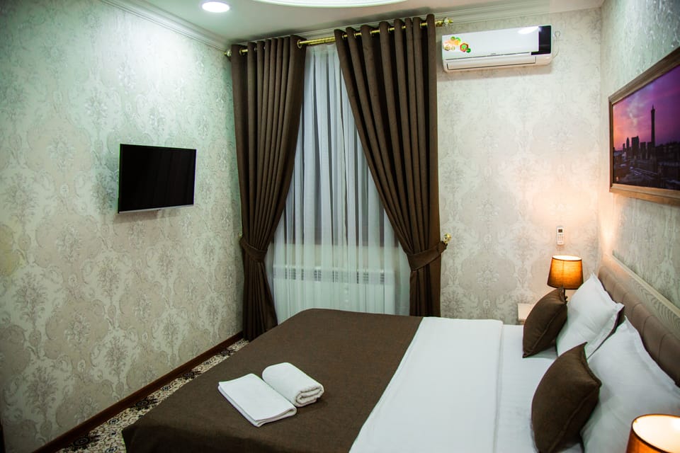 Deluxe Double Room | Desk, laptop workspace, blackout drapes, soundproofing