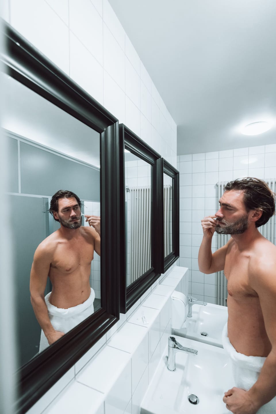 Bathtub, towels