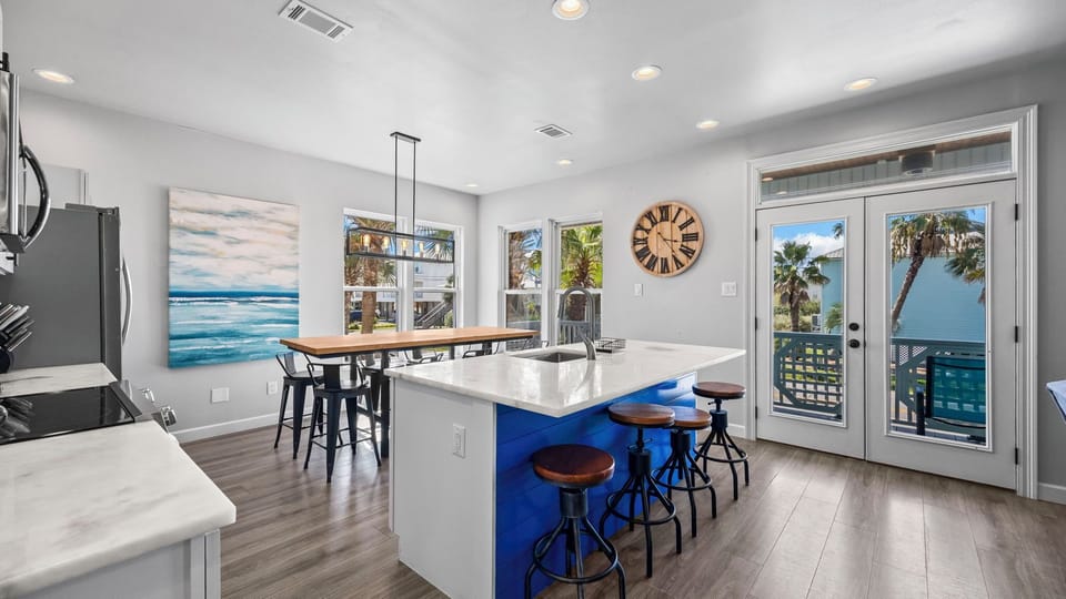 Perky Pelican Kitchen Island & Dining area
