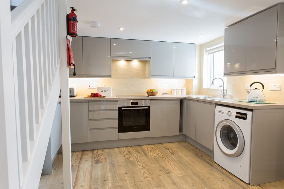 Fridge, dishwasher, electric kettle, toaster