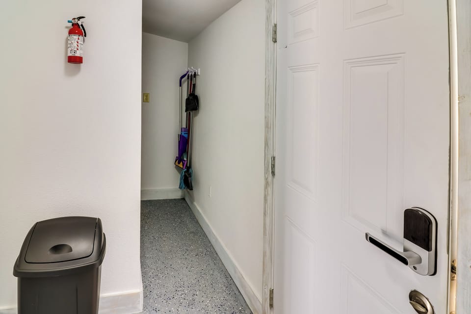 House (1 Bedroom) | Interior