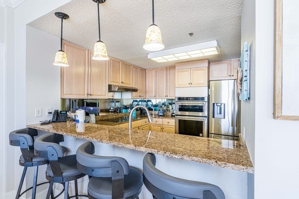 Beach Club 1705B Kitchen Counter Seats 4