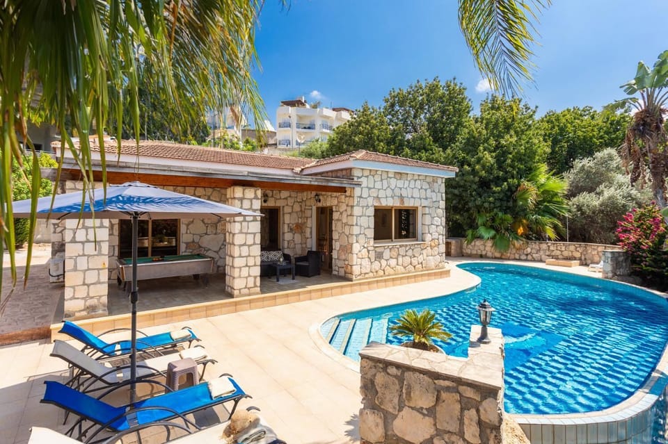 Beautiful villa with private pool and terrace