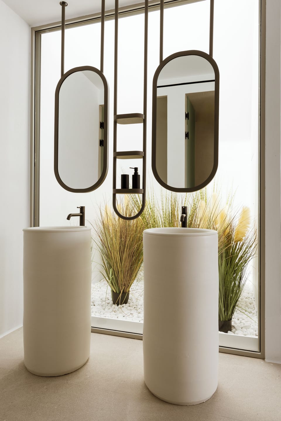 Suite with Sea View and Individual Pool | Bathroom | Shower, rainfall showerhead, free toiletries, hair dryer