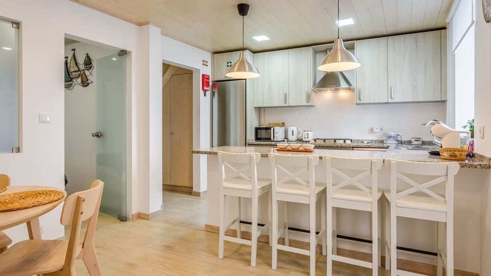 This modern and fully equipped kitchen has all the appliances needed to prepare delicious meals
#kitchen #modern #homemade #algarve #portugal