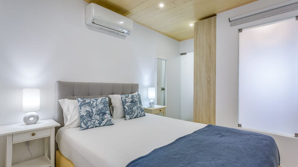 Drift off to peaceful dreams in this tranquil bedroom, designed for ultimate comfort with a plush bed and soothing decor.
#BedroomBliss #QuietRetreat #LovelyStay