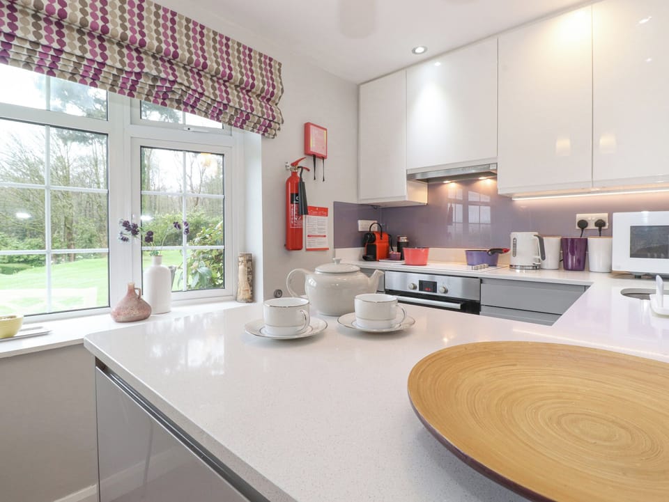 Dishwasher, cookware/dishes/utensils