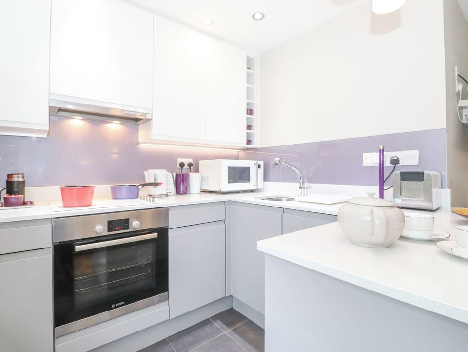 Dishwasher, cookware/dishes/utensils