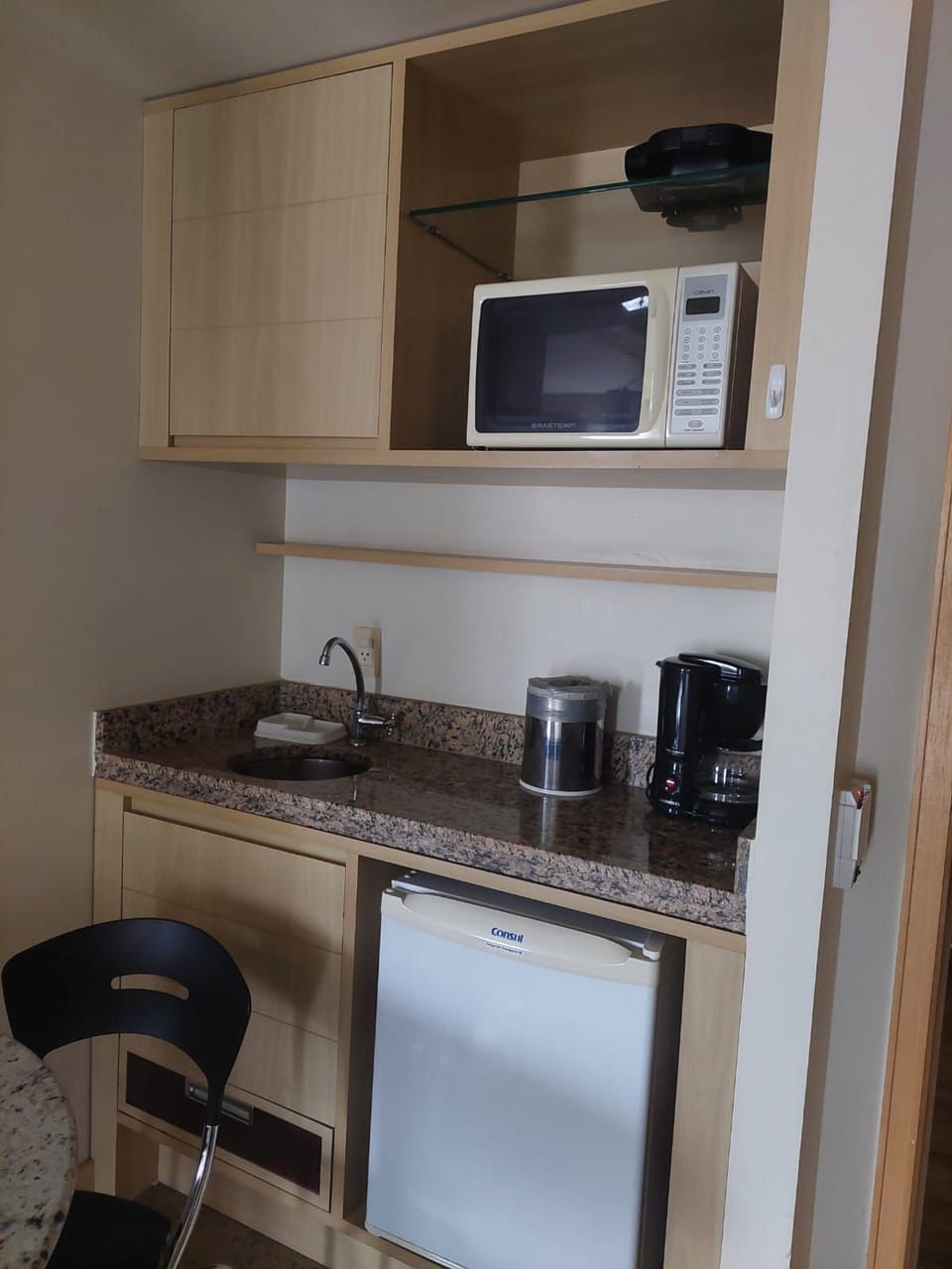 Double Room (Quarto Casal 3) | Private kitchen | Mini-fridge