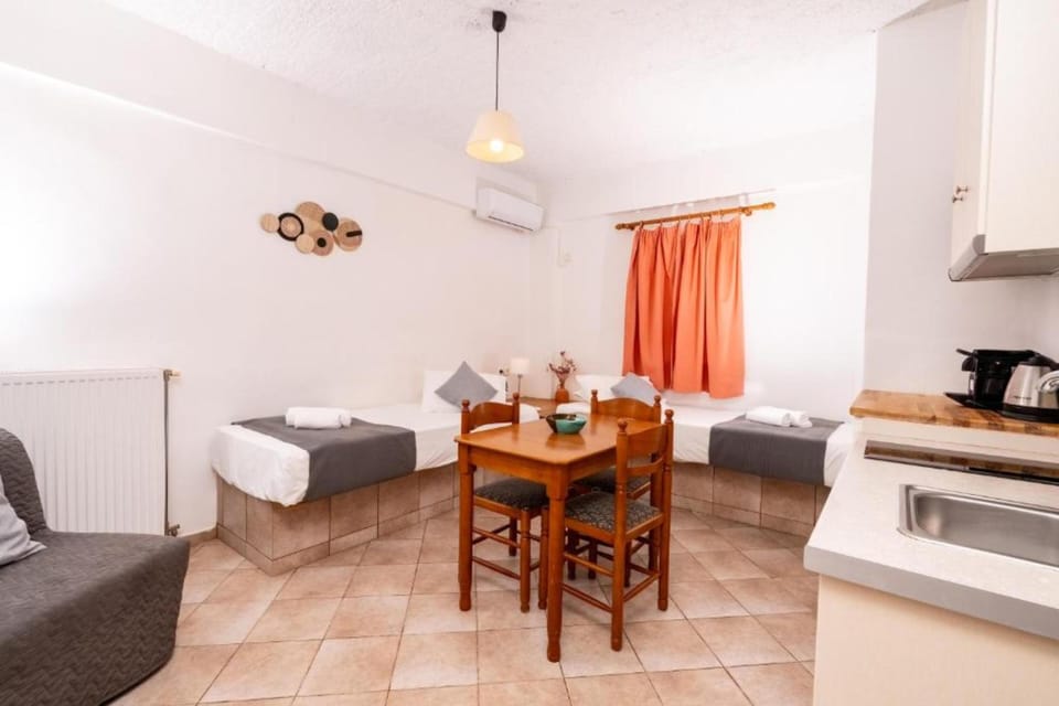 Apartment | Soundproofing, iron/ironing board, free WiFi, bed sheets