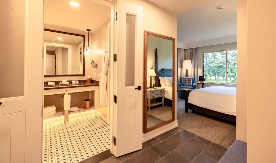 Executive Room, 1 King Bed, Terrace, Golf View | Bathroom | Designer toiletries, hair dryer, bathrobes, towels