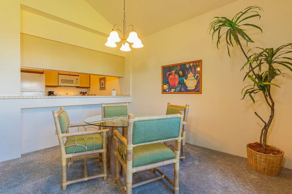 Seating for 4 in the spacious dining area.