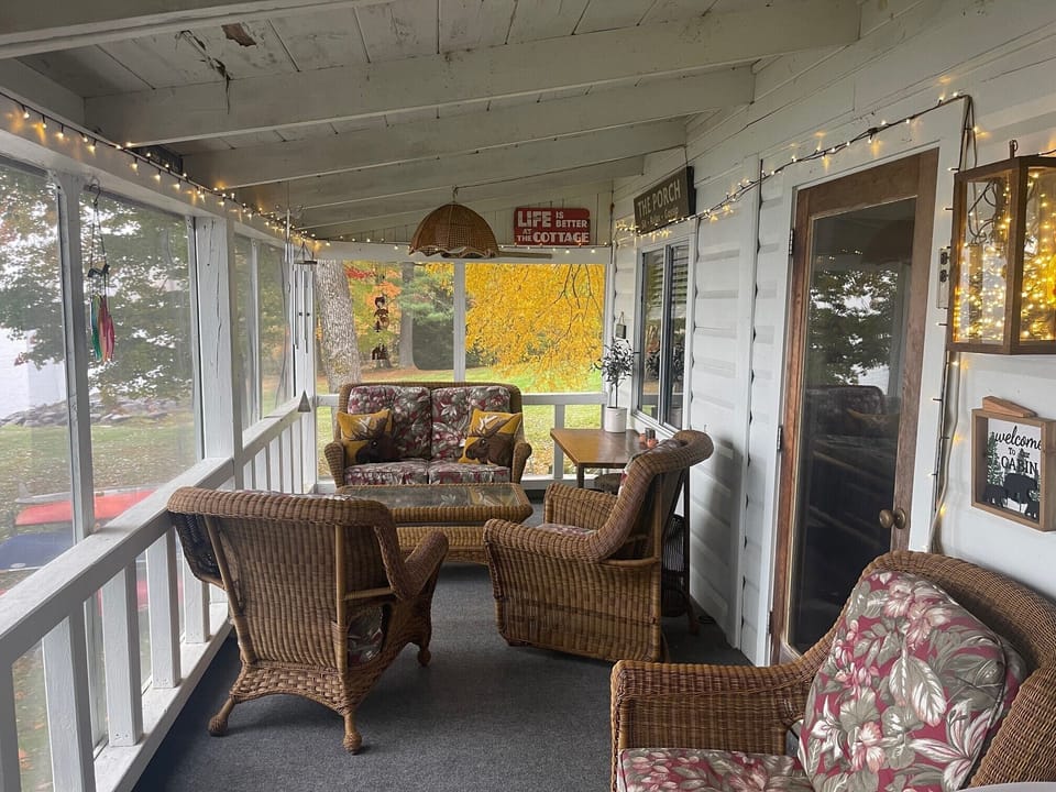 Screened porch overlooking lake