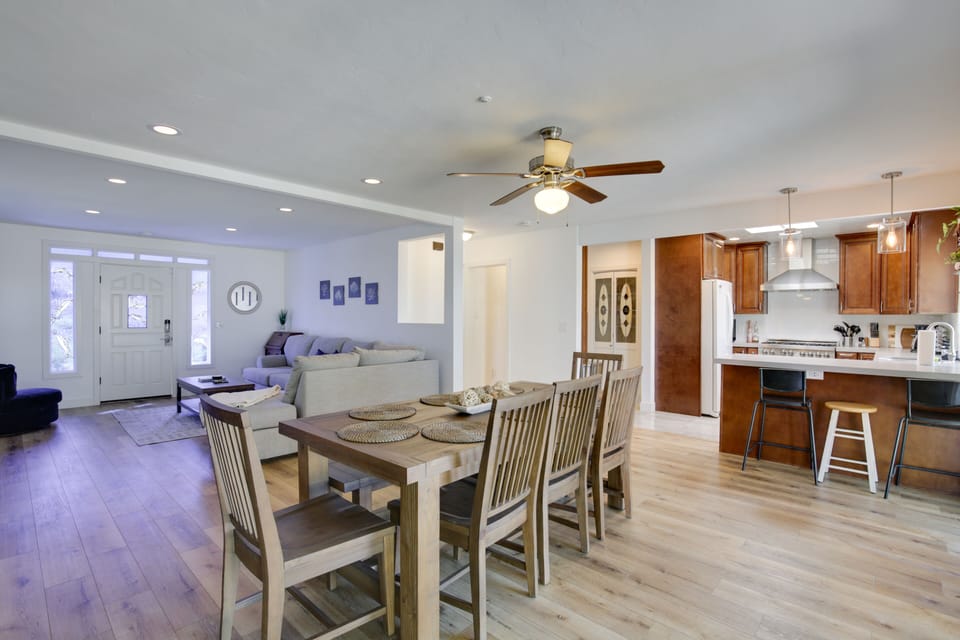 Dining Room | Dishware & Flatware Provided