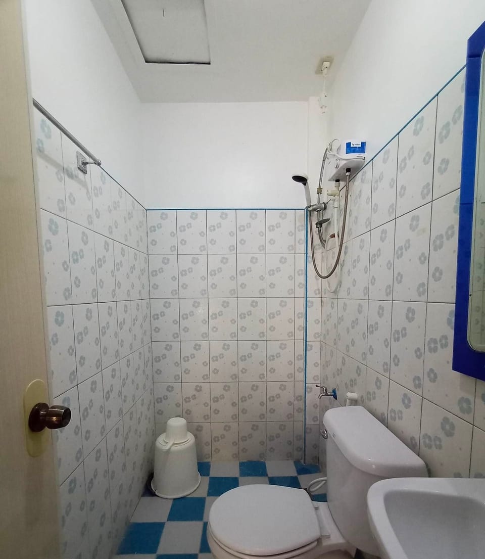 Shower, towels, soap