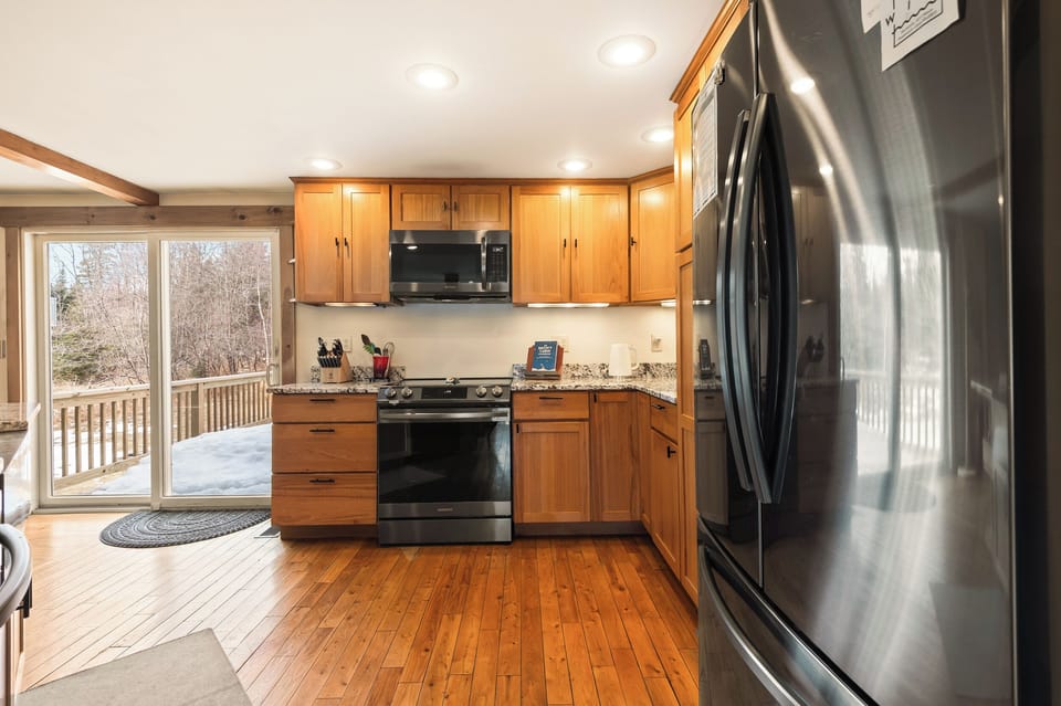 Kitchen with sliding door to back porch