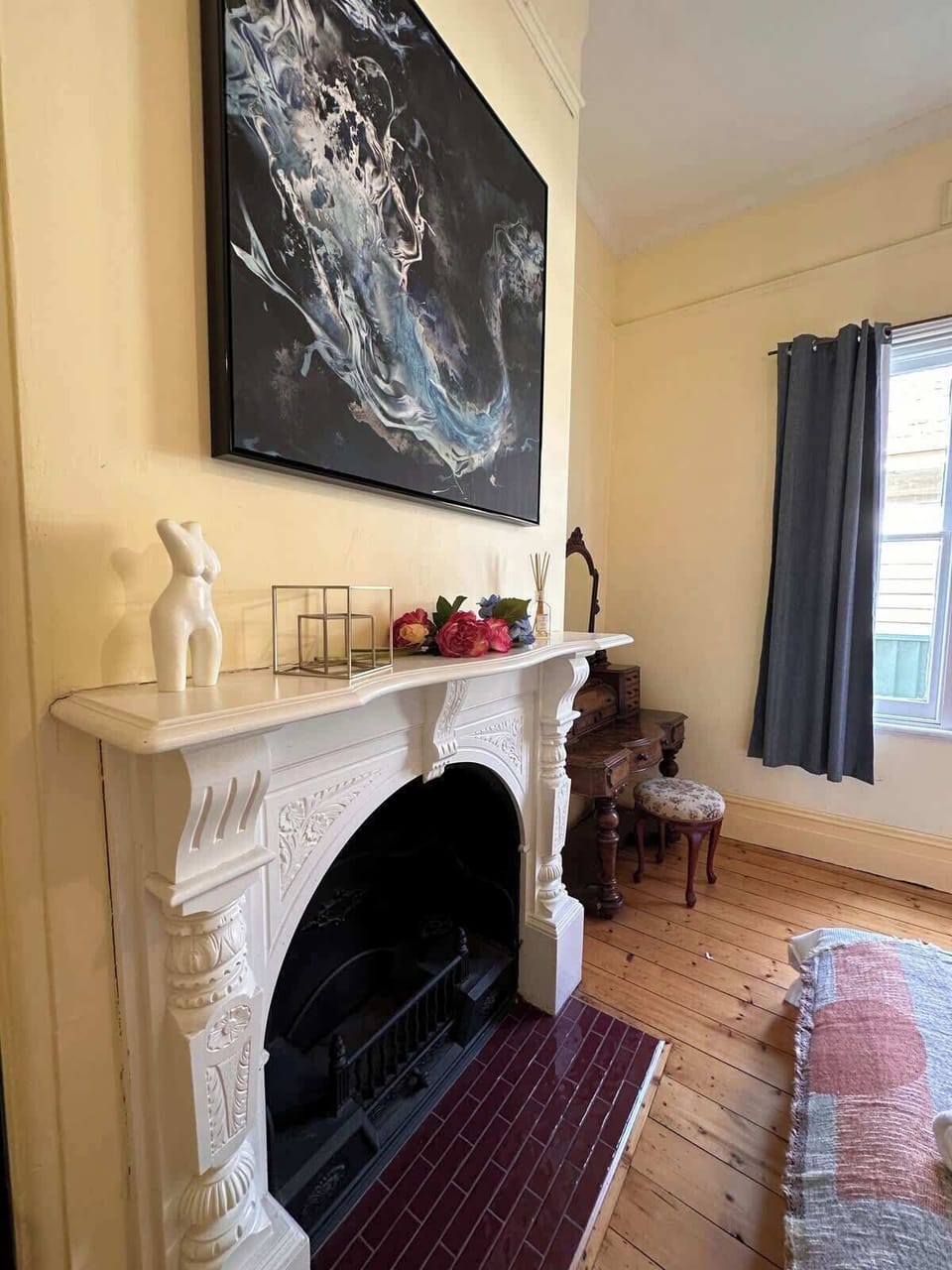 Decorative fireplace 
