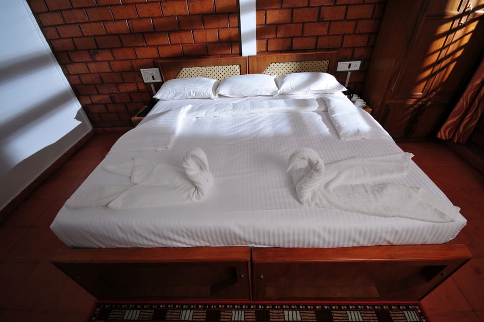 Deluxe Double Room | Down comforters, individually decorated, individually furnished