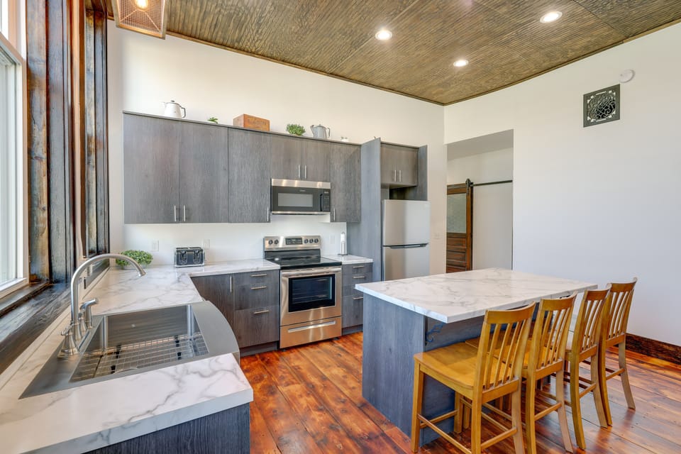 Kitchen | Dishwasher | Cooking Basics | Microwave | Toaster | Breakfast Bar