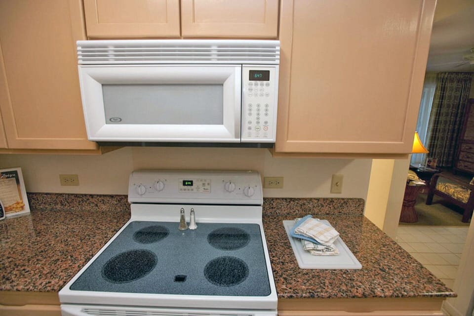 Stove &amp; Microwave