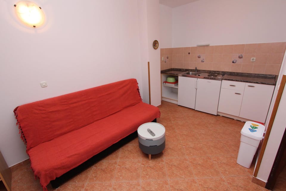 Apartment, 2 Bedrooms | Living area