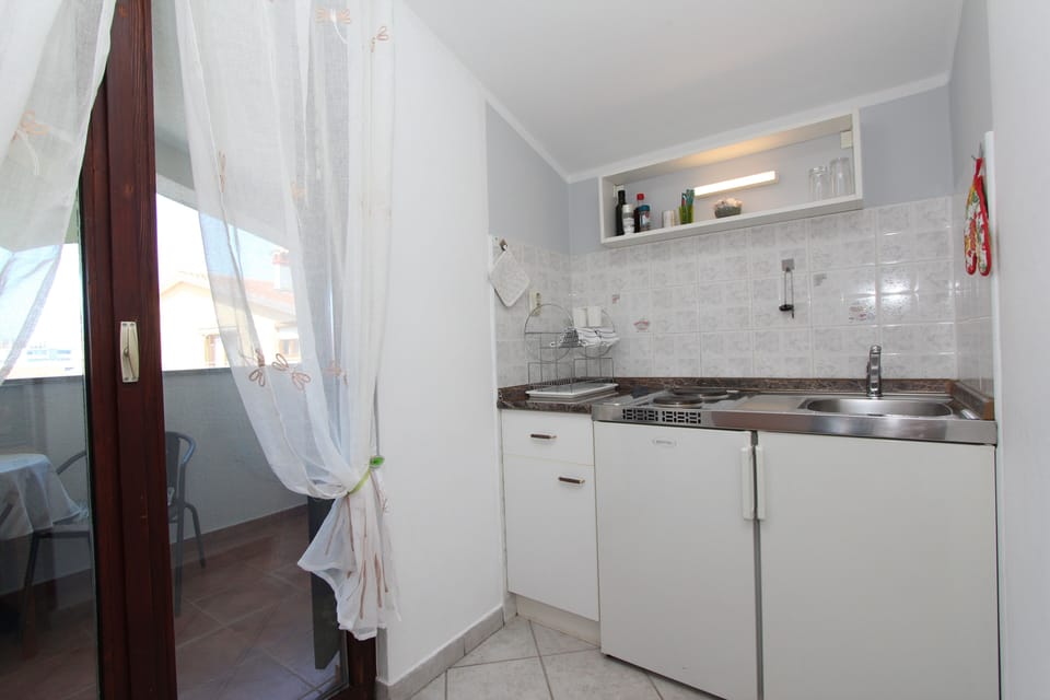 Apartment, 1 Bedroom | Private kitchen