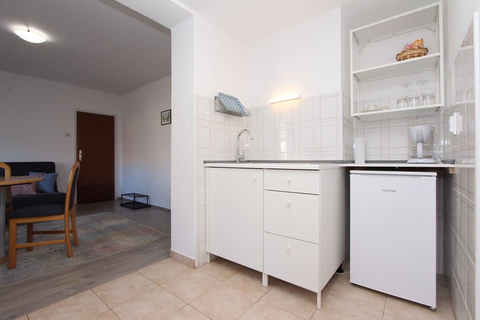 Apartment, 1 Bedroom | Private kitchen