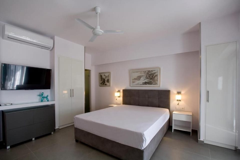 1 bedroom, premium bedding, memory foam beds, in-room safe
