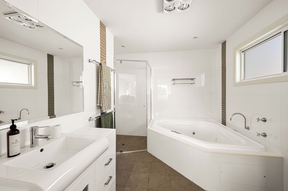 Master Ensuite