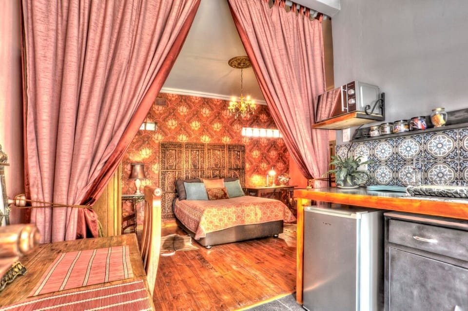 Pink Suite | Mini-refrigerator