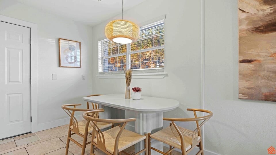 Host dinners in style with our spacious dining area.