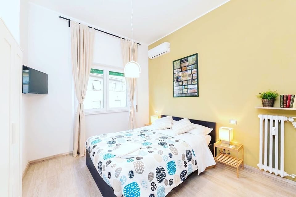 Economy Double Room | Iron/ironing board, free WiFi, bed sheets