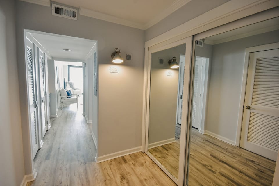 Condo, 2 Bedrooms | Interior