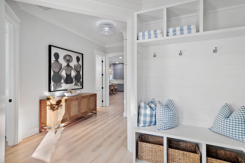 Emerald Isle - Seagrove - First Floor Foyer