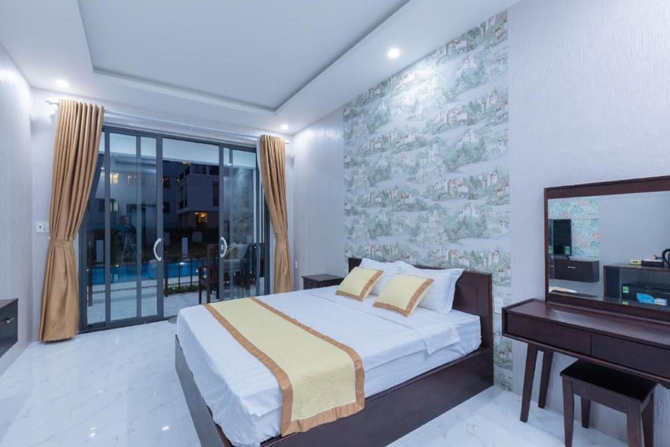 Standard Bungalow, 1 Queen Bed, Lake View, Poolside | 1 bedroom, Egyptian cotton sheets, premium bedding, memory foam beds