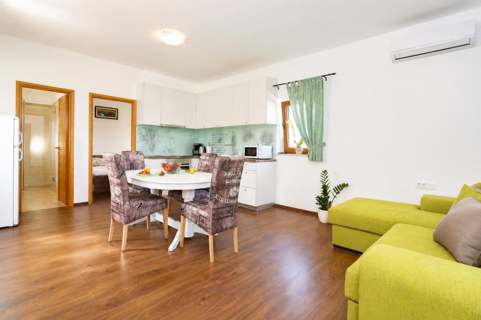 Open plan living room with dining area