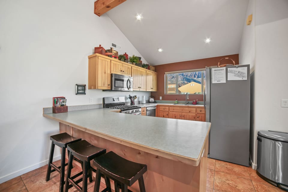 Counter has space for 3 people