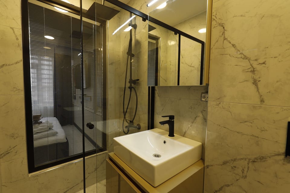 Superior Double Room, City View | Bathroom | Shower, rainfall showerhead, hair dryer, slippers