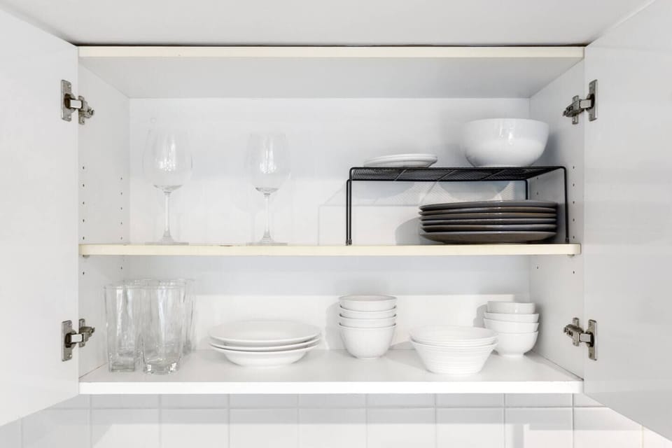 All the essentials are here! Our kitchen is fully stocked with sparkling clean dishes, bowls, glasses, and wine glasses, ready for your culinary creations and enjoyable meals during your stay.