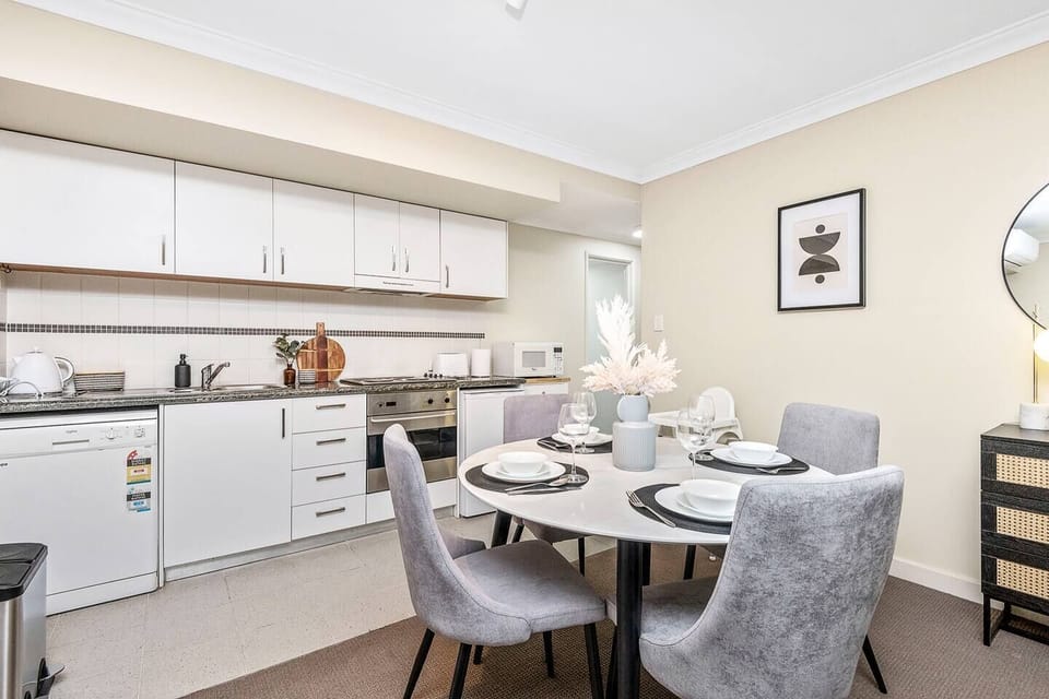 Cook and dine with ease in our modern, well-equipped kitchen and adjacent stylish dining area. Perfect for all your culinary needs during your getaway.