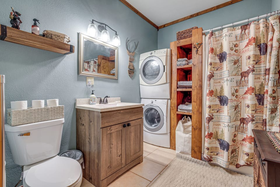 Full Bathroom | Shower/Tub Combo | In-Unit Laundry