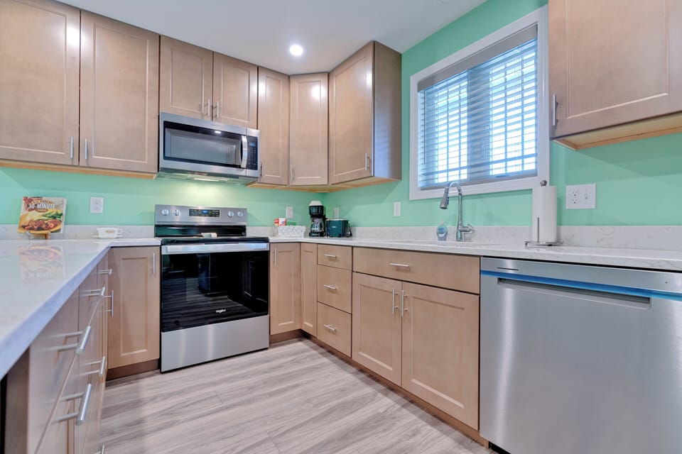 Unit B - kitchen