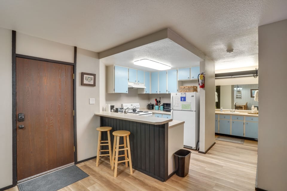 Kitchen | Crockpot | Drip Coffee Maker | Tea Kettle | Toaster