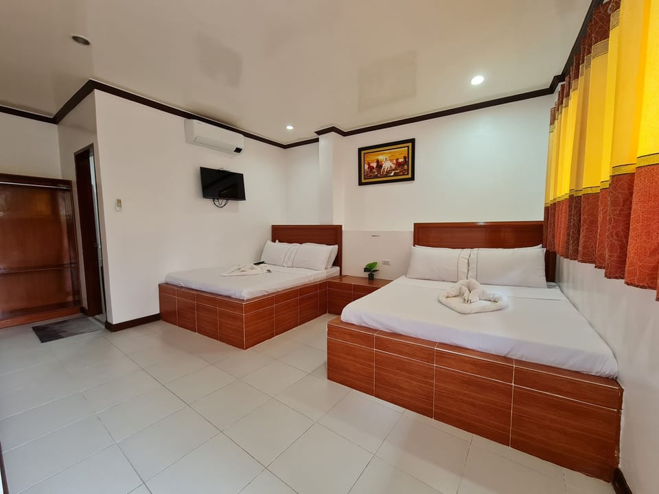 Family Room | Iron/ironing board, free WiFi, bed sheets