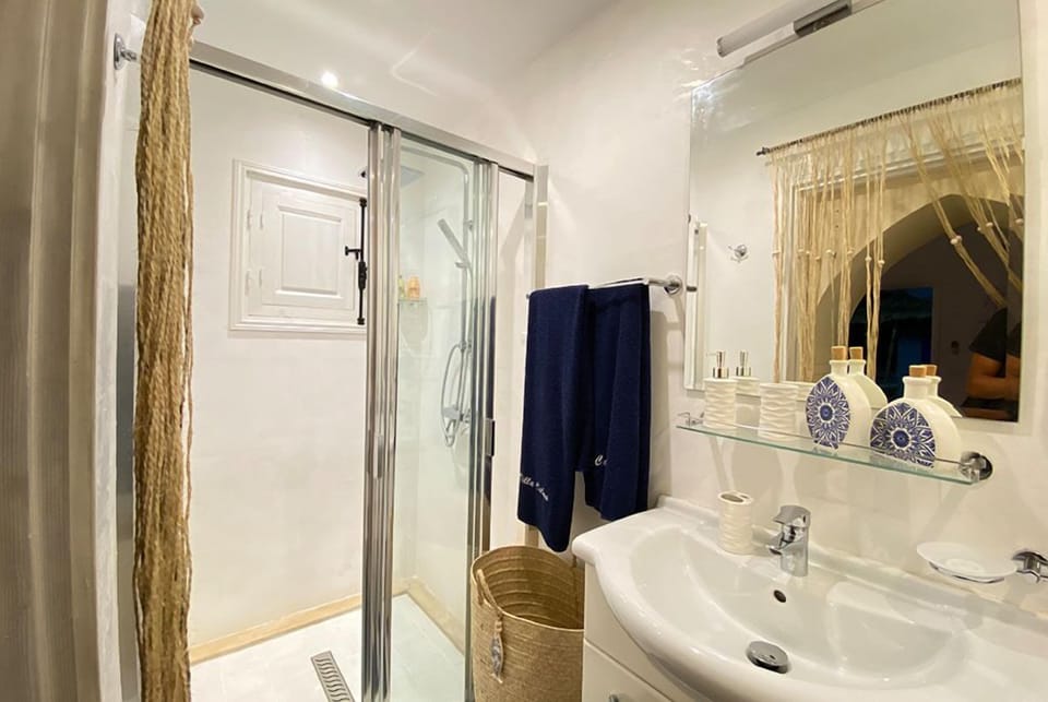Panoramic Double Room | Bathroom | Free toiletries, hair dryer, bathrobes, towels