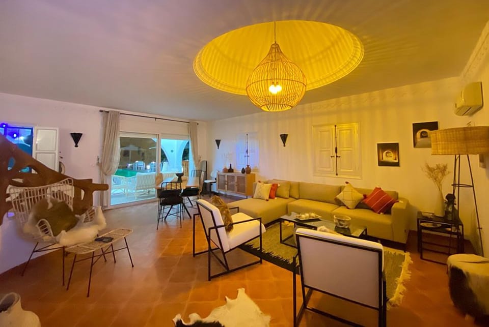 80-cm flat-screen TV with satellite channels