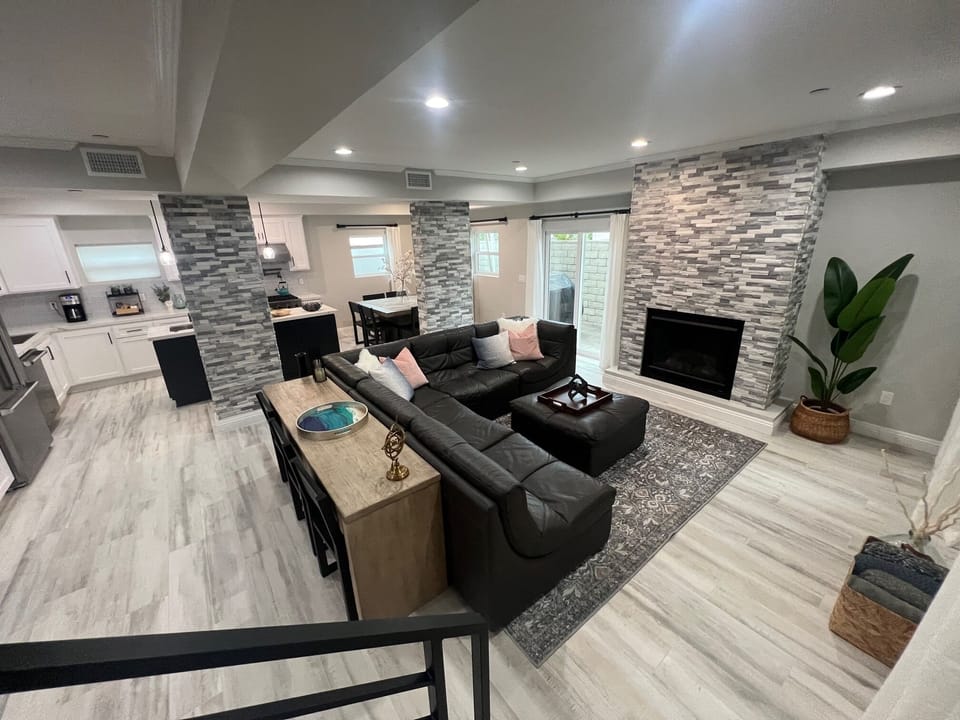 Layout of Kitchen and Family Room